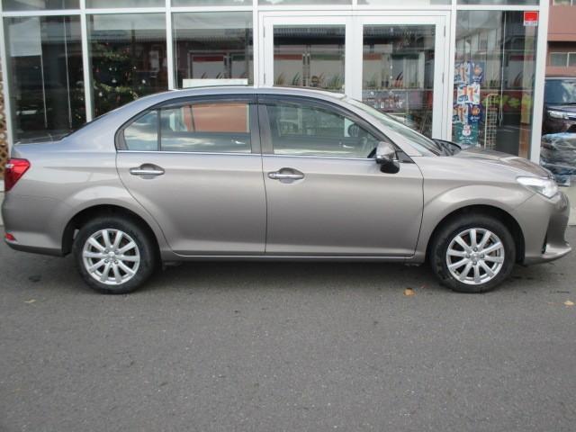 カローラアクシオ 1.5G 4WD 寒冷地 衝突被害軽減システム メモリーナビ バックカメラ フルセグ アルミホイール スマートキー アイドリングストップ 盗難防止装置 キーレス 横滑り防止機能(4枚目)