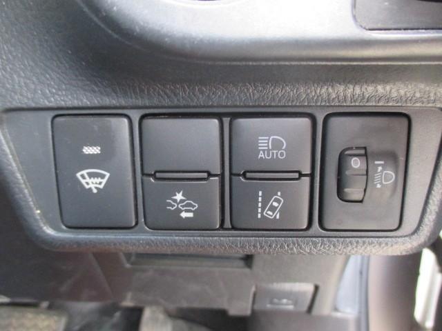 カローラアクシオ 1.5G 4WD 寒冷地 衝突被害軽減システム メモリーナビ バックカメラ フルセグ アルミホイール スマートキー アイドリングストップ 盗難防止装置 キーレス 横滑り防止機能(13枚目)