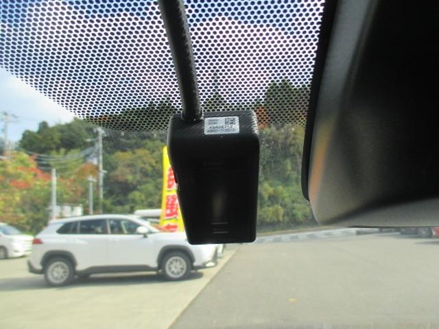 カローラアクシオ 1.5G 4WD 寒冷地 衝突被害軽減システム メモリーナビ バックカメラ フルセグ アルミホイール スマートキー アイドリングストップ 盗難防止装置 キーレス 横滑り防止機能(14枚目)