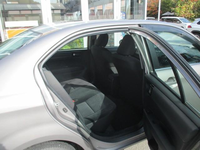 カローラアクシオ 1.5G 4WD 寒冷地 衝突被害軽減システム メモリーナビ バックカメラ フルセグ アルミホイール スマートキー アイドリングストップ 盗難防止装置 キーレス 横滑り防止機能(16枚目)