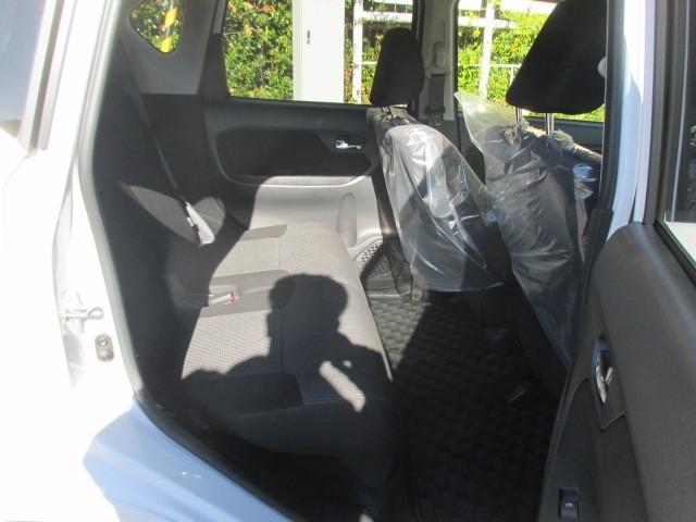 ムーヴ Ｘリミテッド　ＳＡＩＩＩ　４ＷＤ　衝突被害軽減システム　メモリーナビ　ワンセグ　アルミホイール　スマートキー　ＥＴＣ　盗難防止装置　キーレス　横滑り防止機能　ベンチシート（23枚目）