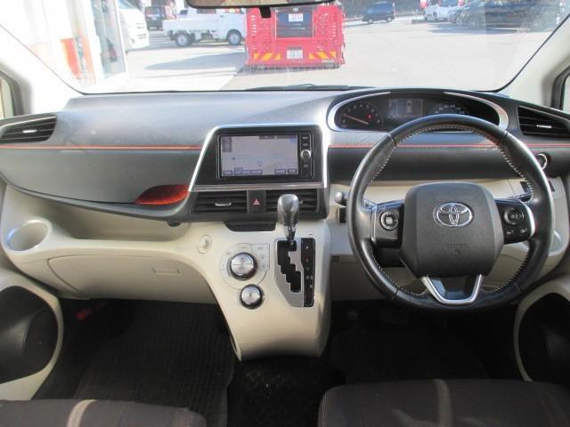 シエンタ Ｇ　４ＷＤ　寒冷地　衝突被害軽減システム　メモリーナビ　バックカメラ　両側電動スライド　フルセグ　ＬＥＤヘッドランプ　アルミホイール　スマートキー　アイドリングストップ　盗難防止装置　キーレス（7枚目）