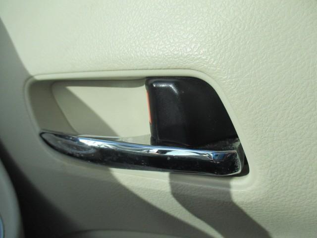 シエンタ Ｇ　４ＷＤ　寒冷地　衝突被害軽減システム　メモリーナビ　バックカメラ　両側電動スライド　フルセグ　ＬＥＤヘッドランプ　アルミホイール　スマートキー　アイドリングストップ　盗難防止装置　キーレス（17枚目）