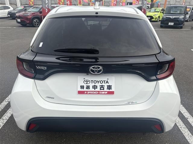 ヤリス Ｘ　４ＷＤ　寒冷地　衝突被害軽減システム　バックカメラ　スマートキー　オートクルーズコントロール　盗難防止装置　キーレス　横滑り防止機能（6枚目）