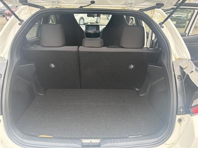 ヤリス Ｘ　４ＷＤ　寒冷地　衝突被害軽減システム　バックカメラ　スマートキー　オートクルーズコントロール　盗難防止装置　キーレス　横滑り防止機能（14枚目）