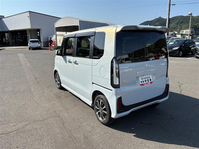 Ｎ－ＢＯＸカスタム コーディネートスタイル　４ＷＤ　寒冷地　衝突被害軽減システム　メモリーナビ　バックカメラ　両側電動スライド　フルセグ　ＬＥＤヘッドランプ　アルミホイール　スマートキー　盗難防止装置　キーレス　横滑り防止機能　ベンチシート（5枚目）