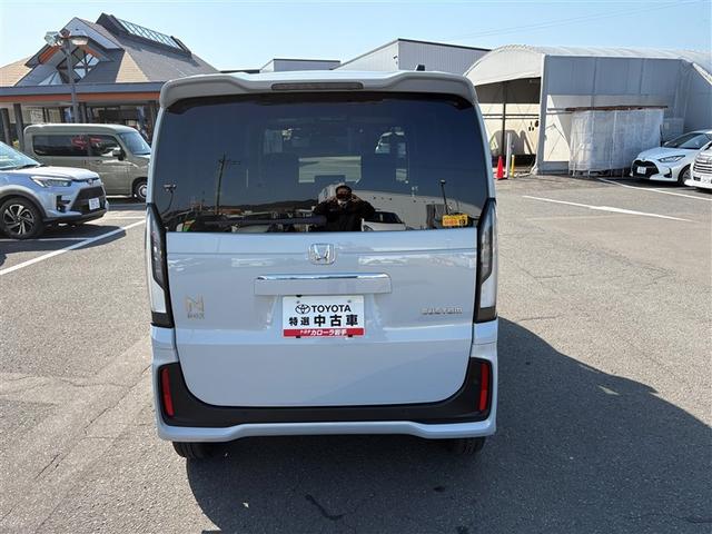 Ｎ－ＢＯＸカスタム コーディネートスタイル　４ＷＤ　寒冷地　衝突被害軽減システム　メモリーナビ　バックカメラ　両側電動スライド　フルセグ　ＬＥＤヘッドランプ　アルミホイール　スマートキー　盗難防止装置　キーレス　横滑り防止機能　ベンチシート（6枚目）