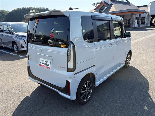 Ｎ－ＢＯＸカスタム コーディネートスタイル　４ＷＤ　寒冷地　衝突被害軽減システム　メモリーナビ　バックカメラ　両側電動スライド　フルセグ　ＬＥＤヘッドランプ　アルミホイール　スマートキー　盗難防止装置　キーレス　横滑り防止機能　ベンチシート（7枚目）