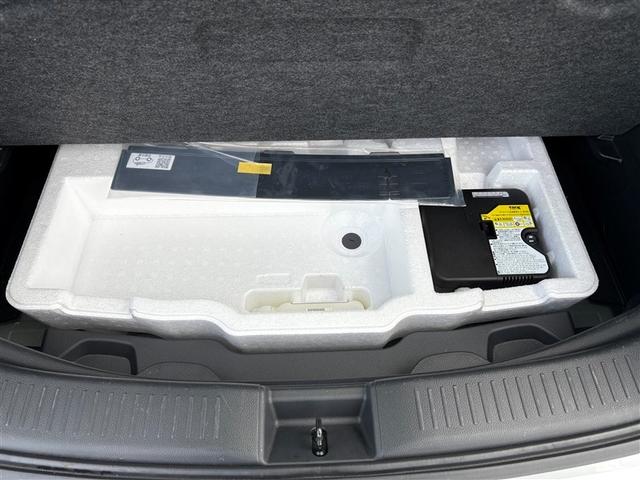 アクア X 4WD 衝突被害軽減システム メモリーナビ バックカメラ LEDヘッドランプ スマートキー オートクルーズコントロール ETC 盗難防止装置 キーレス 横滑り防止機能 ハイブリッド(29枚目)