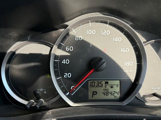 ヴィッツ Ｆ　スマイルエディション　４ＷＤ　バックカメラ　ワンセグ　アイドリングストップ　盗難防止装置　キーレス　横滑り防止機能（17枚目）