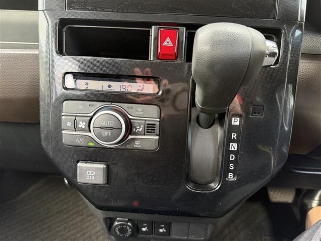 ルーミー Ｇ　４ＷＤ　寒冷地　衝突被害軽減システム　メモリーナビ　バックカメラ　両側電動スライド　フルセグ　ＬＥＤヘッドランプ　アルミホイール　スマートキー　アイドリングストップ　盗難防止装置　キーレス（12枚目）