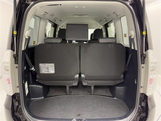 ヴォクシー ＺＳ　煌ＩＩＩ　４ＷＤ　寒冷地　ＨＤＤナビ　両側電動スライド　フルセグ　ＨＩＤヘッドライト　アルミホイール　スマートキー　ＥＴＣ　盗難防止装置　キーレス　３列シート　ウオークスルー　乗車定員７人（18枚目）