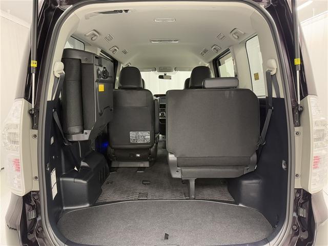 ヴォクシー ＺＳ　煌ＩＩＩ　４ＷＤ　寒冷地　ＨＤＤナビ　両側電動スライド　フルセグ　ＨＩＤヘッドライト　アルミホイール　スマートキー　ＥＴＣ　盗難防止装置　キーレス　３列シート　ウオークスルー　乗車定員７人（19枚目）