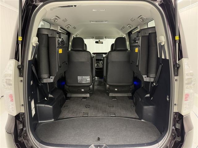 ヴォクシー ＺＳ　煌ＩＩＩ　４ＷＤ　寒冷地　ＨＤＤナビ　両側電動スライド　フルセグ　ＨＩＤヘッドライト　アルミホイール　スマートキー　ＥＴＣ　盗難防止装置　キーレス　３列シート　ウオークスルー　乗車定員７人（20枚目）