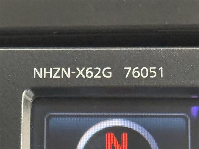 ヴォクシー ＺＳ　煌ＩＩＩ　４ＷＤ　寒冷地　ＨＤＤナビ　両側電動スライド　フルセグ　ＨＩＤヘッドライト　アルミホイール　スマートキー　ＥＴＣ　盗難防止装置　キーレス　３列シート　ウオークスルー　乗車定員７人（24枚目）