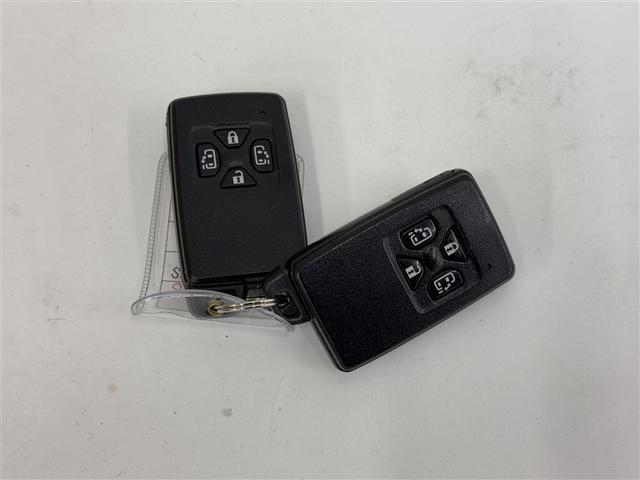 ヴォクシー ＺＳ　煌ＩＩＩ　４ＷＤ　寒冷地　ＨＤＤナビ　両側電動スライド　フルセグ　ＨＩＤヘッドライト　アルミホイール　スマートキー　ＥＴＣ　盗難防止装置　キーレス　３列シート　ウオークスルー　乗車定員７人（35枚目）