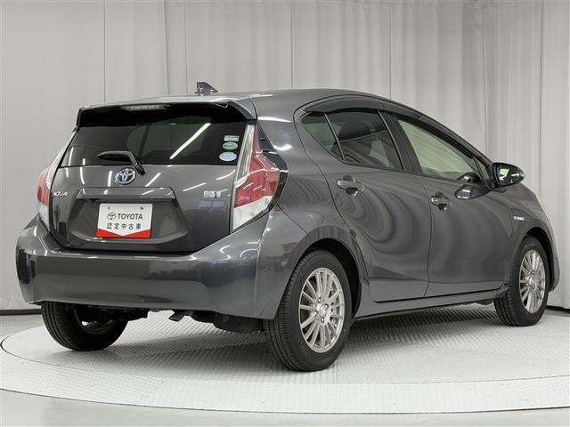 アクア Ｓ　寒冷地　メモリーナビ　バックカメラ　ワンセグ　アルミホイール　スマートキー　ＥＴＣ　盗難防止装置　キーレス　横滑り防止機能　ワンオーナー　ハイブリッド（4枚目）