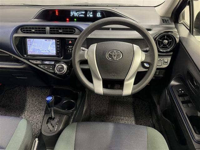 アクア Ｓ　寒冷地　メモリーナビ　バックカメラ　ワンセグ　アルミホイール　スマートキー　ＥＴＣ　盗難防止装置　キーレス　横滑り防止機能　ワンオーナー　ハイブリッド（7枚目）