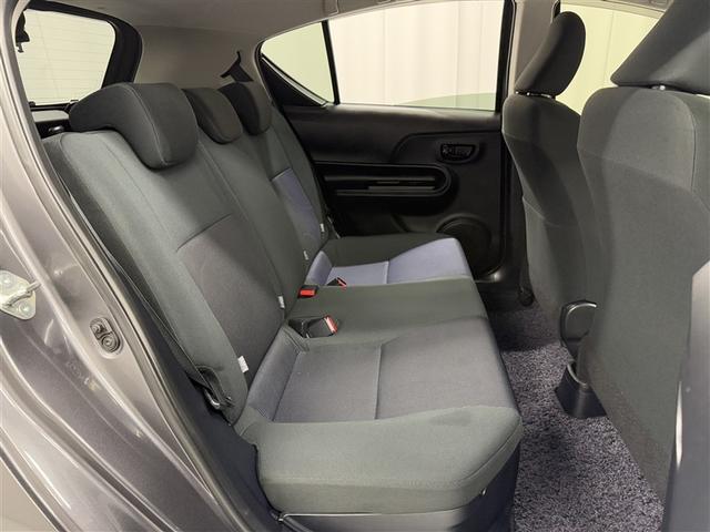 アクア Ｓ　寒冷地　メモリーナビ　バックカメラ　ワンセグ　アルミホイール　スマートキー　ＥＴＣ　盗難防止装置　キーレス　横滑り防止機能　ワンオーナー　ハイブリッド（10枚目）