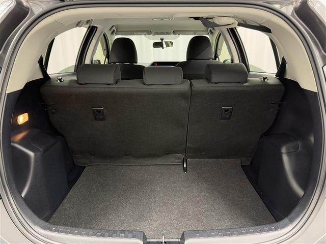 アクア Ｓ　寒冷地　メモリーナビ　バックカメラ　ワンセグ　アルミホイール　スマートキー　ＥＴＣ　盗難防止装置　キーレス　横滑り防止機能　ワンオーナー　ハイブリッド（12枚目）