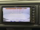 バックでの駐停車時に助かるバックモニター付きです。