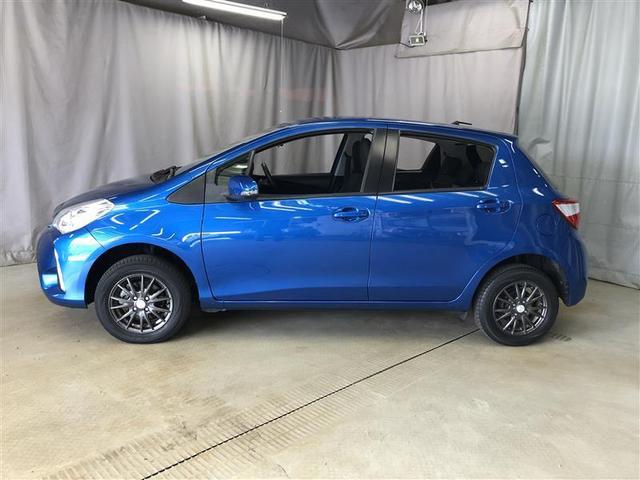 ヴィッツ Ｆ　４ＷＤ　寒冷地　衝突被害軽減システム　メモリーナビ　バックカメラ　アルミホイール　ＥＴＣ　盗難防止装置　キーレス　横滑り防止機能（2枚目）