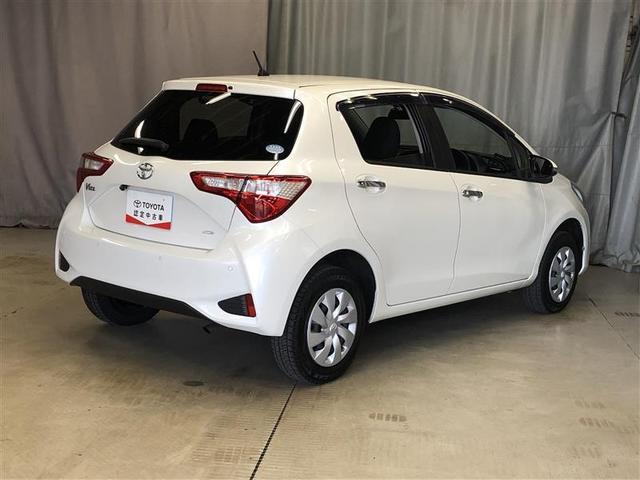 ヴィッツ Ｆ　セーフティーエディションＩＩ　４ＷＤ　衝突被害軽減システム　メモリーナビ　バックカメラ　スマートキー　ＥＴＣ　盗難防止装置　キーレス　横滑り防止機能（3枚目）