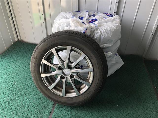 ヴィッツ Ｆ　セーフティーエディションＩＩ　４ＷＤ　衝突被害軽減システム　メモリーナビ　バックカメラ　スマートキー　ＥＴＣ　盗難防止装置　キーレス　横滑り防止機能（5枚目）