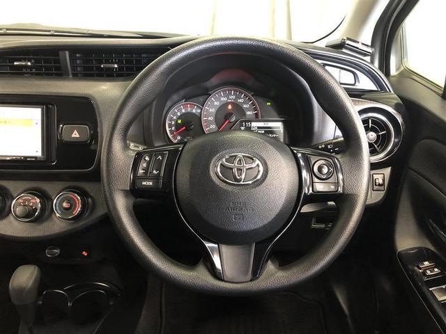 ヴィッツ Ｆ　セーフティーエディションＩＩ　４ＷＤ　衝突被害軽減システム　メモリーナビ　バックカメラ　スマートキー　ＥＴＣ　盗難防止装置　キーレス　横滑り防止機能（8枚目）