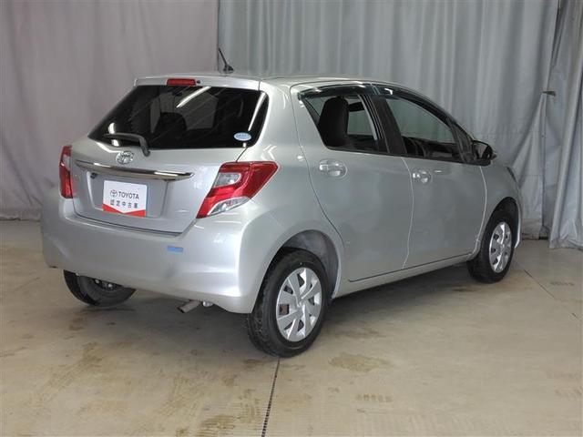 ヴィッツ F 4WD メモリーナビ バックカメラ ワンセグ ETC キーレス 横滑り防止機能(3枚目)