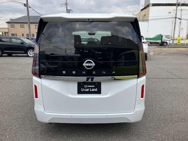 セレナ ２．０　ＸＶ　４ＷＤ　全方位モニタ　両側電動スライドドア　ＬＥＤヘ　フルセグ　シートヒーター　衝突軽減ブレ－キ　ＬＥＤヘッドライト　４ＷＤ　バックカメラ　ＥＴＣ　インテリジェントアラウンドビューモニター　レーダークルーズ（7枚目）