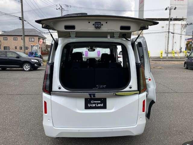 セレナ ２．０　ＸＶ　４ＷＤ　全方位モニタ　両側電動スライドドア　ＬＥＤヘ　フルセグ　シートヒーター　衝突軽減ブレ－キ　ＬＥＤヘッドライト　４ＷＤ　バックカメラ　ＥＴＣ　インテリジェントアラウンドビューモニター　レーダークルーズ（12枚目）