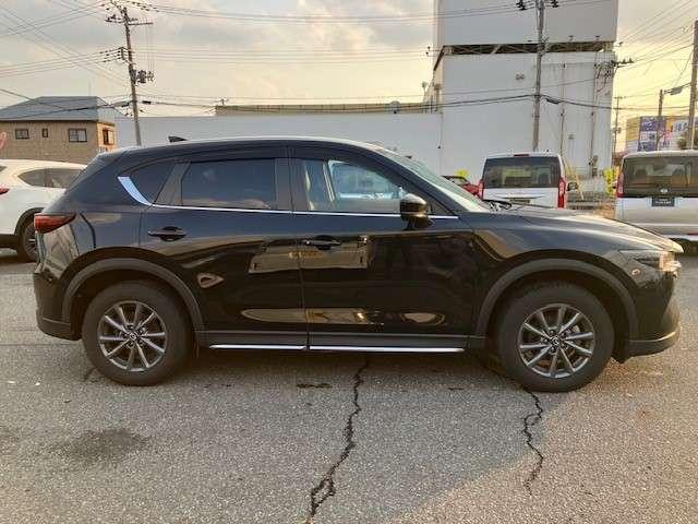 ＣＸ－５ ２．０　２０Ｓ　フィールド　ジャーニー　４ＷＤ　アダプティブクルーズコントロール　全方位　クリアランスソナー　レーダークルコン　ＬＥＤヘッドライト　自動ブレーキ　パワーシート　スマートキー　フルセグ　４ＷＤ　パワーバックドア　アイドリングストップ（5枚目）