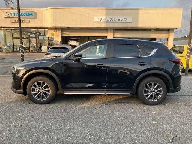 ＣＸ－５ ２．０　２０Ｓ　フィールド　ジャーニー　４ＷＤ　アダプティブクルーズコントロール　全方位　クリアランスソナー　レーダークルコン　ＬＥＤヘッドライト　自動ブレーキ　パワーシート　スマートキー　フルセグ　４ＷＤ　パワーバックドア　アイドリングストップ（9枚目）