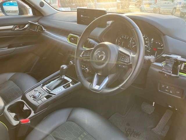 ＣＸ－５ ２．０　２０Ｓ　フィールド　ジャーニー　４ＷＤ　アダプティブクルーズコントロール　全方位　クリアランスソナー　レーダークルコン　ＬＥＤヘッドライト　自動ブレーキ　パワーシート　スマートキー　フルセグ　４ＷＤ　パワーバックドア　アイドリングストップ（12枚目）