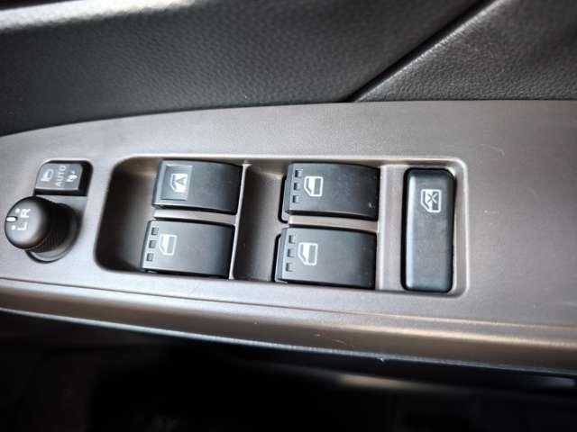 ルーミー 1.0 G 4WD フルフラット クリアランスソナー インテリキー 盗難防止システム 両側電動スライドドア オートマチックハイビーム 4WD 横滑り防止装置 パワーステアリング アイドリングストップ オートエアコン(16枚目)