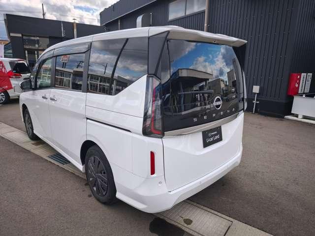 セレナ 2.0 XV 4WD シートヒーター 衝突軽減ブレ-キ 4WD バックカメラ インテリジェントアラウンドビューモニター レーダークルーズ 両側ASD 3列シート(8枚目)