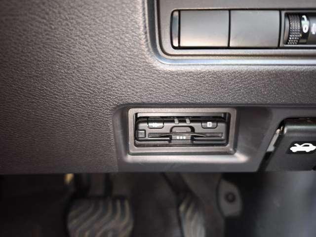 セレナ 2.0 XV 4WD シートヒーター 衝突軽減ブレ-キ 4WD バックカメラ インテリジェントアラウンドビューモニター レーダークルーズ 両側ASD 3列シート(17枚目)