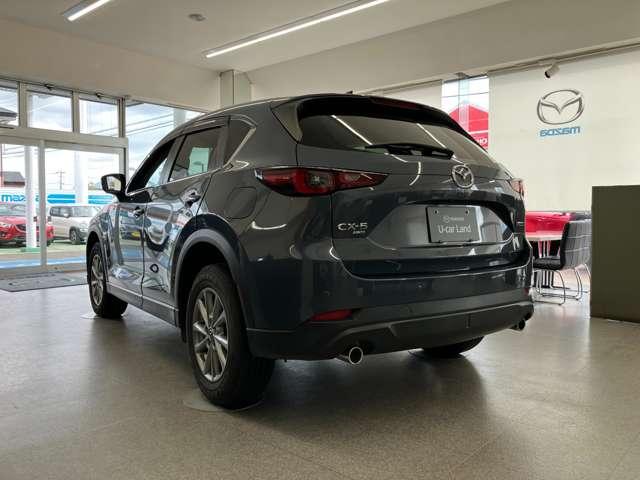 ＣＸ－５ ２．２　ＸＤ　スマート　エディション　ディーゼルターボ　４Ｗ　ディーゼルターボ　全方位モニタ　純正アル　ブレーキサポート　アイスト　４ＷＤ　アルミホイール　ターボ車　サイドエアバック　ＡＢＳ　オートエアコン（3枚目）
