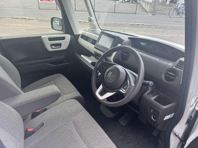 Ｎ－ＢＯＸ ６６０　Ｌ　４ＷＤ　ＣＭＢＳ　ＥＴＣ　オートエアコン　フルタイム４ＷＤ　Ｂカメラ　ナビＴＶ　パワーステアリング　アイドリングＳＴＯＰ　スマートキー　ＡＢＳ　パワーウィンドウ　ワンセグ　左オートスライド（8枚目）