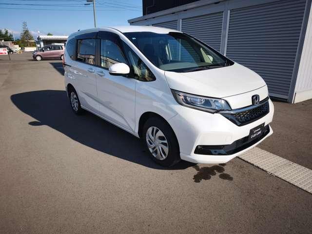 フリード １．５　Ｇ　４ＷＤ　両側電動スライドドア　ＬＥＤヘッドライト　ＣＭＢＳ　リアカメラ　ＥＴＣ車載器　シ－トヒ－タ－　ナビ　オートエアコン　４ＷＤ　エアバッグ　両側オートスライドドア（3枚目）