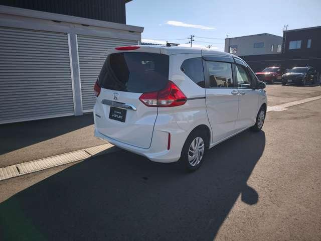 フリード １．５　Ｇ　４ＷＤ　両側電動スライドドア　ＬＥＤヘッドライト　ＣＭＢＳ　リアカメラ　ＥＴＣ車載器　シ－トヒ－タ－　ナビ　オートエアコン　４ＷＤ　エアバッグ　両側オートスライドドア（5枚目）
