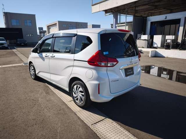 フリード １．５　Ｇ　４ＷＤ　両側電動スライドドア　ＬＥＤヘッドライト　ＣＭＢＳ　リアカメラ　ＥＴＣ車載器　シ－トヒ－タ－　ナビ　オートエアコン　４ＷＤ　エアバッグ　両側オートスライドドア（7枚目）