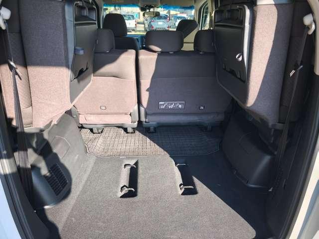 フリード １．５　Ｇ　４ＷＤ　両側電動スライドドア　ＬＥＤヘッドライト　ＣＭＢＳ　リアカメラ　ＥＴＣ車載器　シ－トヒ－タ－　ナビ　オートエアコン　４ＷＤ　エアバッグ　両側オートスライドドア（11枚目）