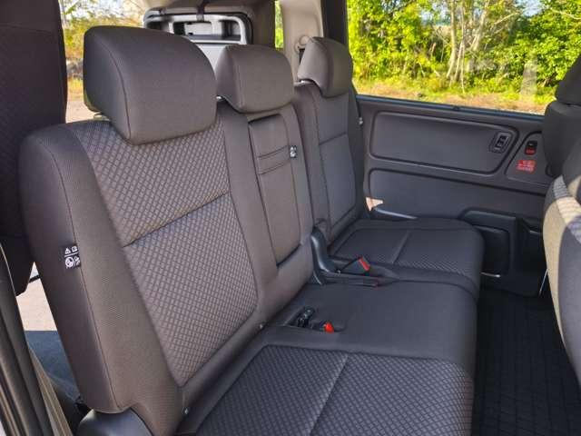 フリード １．５　Ｇ　４ＷＤ　両側電動スライドドア　ＬＥＤヘッドライト　ＣＭＢＳ　リアカメラ　ＥＴＣ車載器　シ－トヒ－タ－　ナビ　オートエアコン　４ＷＤ　エアバッグ　両側オートスライドドア（13枚目）