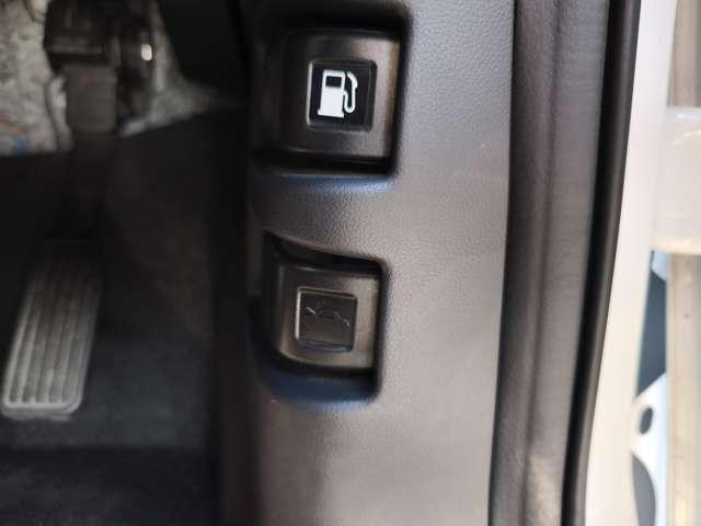 フリード １．５　Ｇ　４ＷＤ　両側電動スライドドア　ＬＥＤヘッドライト　ＣＭＢＳ　リアカメラ　ＥＴＣ車載器　シ－トヒ－タ－　ナビ　オートエアコン　４ＷＤ　エアバッグ　両側オートスライドドア（19枚目）
