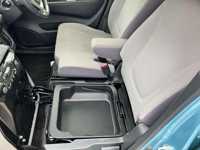 フレア ６６０　ＨＳ　４ＷＤ　アルミホイール　プッシュスタート　イモビ　衝突軽減ブレーキ　アルミ　ナビＴＶ　ＰＳ　Ｓエネチャージ　エアバック　Ｗエアバック　エアコン　ＡＢＳ　４ＷＤ　ワンセグＴＶ　ＰＷ（16枚目）