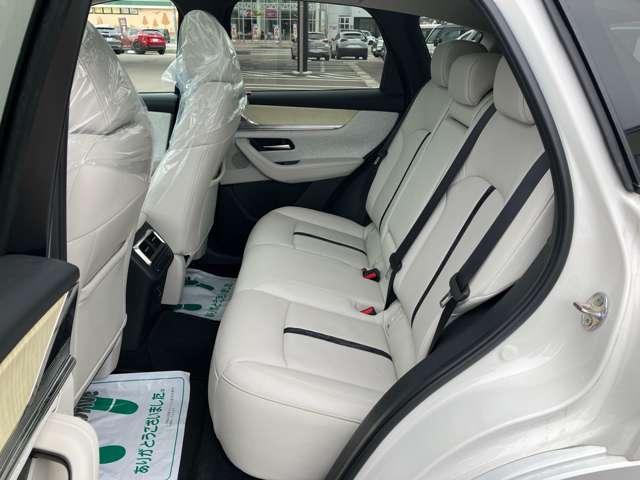 ＣＸ－６０ ３．３　ＸＤハイブリッド　プレミアム　モダン　ディーゼルター　ディーゼルターボ　全方位モニタ　サンル　地上デジタル　衝突軽減装置　ＥＴＣ車載器　ヒーター　本革シート　メモリーナビ　バックカメラ　４ＷＤ　パワーシート　ナビ＆ＴＶ　アイドリングストップ　ＡＢＳ（13枚目）
