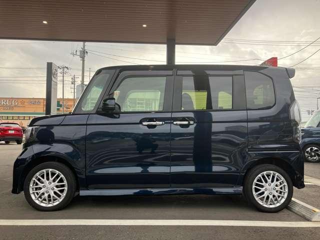 N-BOXカスタム カスタム 660 L ターボ 4WD 両側電動スライドドア LEDヘッドライト アルミ LEDランプ ワンセグTV ECON バックカメラ ナビ&TV オートエアコン ETC車載器 4WD ABS ターボ車 両側パワスラドア(4枚目)