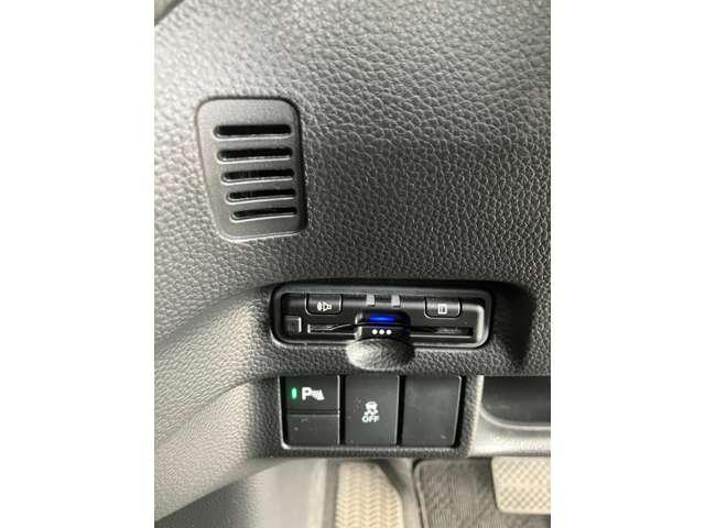 N-BOXカスタム カスタム 660 L ターボ 4WD 両側電動スライドドア LEDヘッドライト アルミ LEDランプ ワンセグTV ECON バックカメラ ナビ&TV オートエアコン ETC車載器 4WD ABS ターボ車 両側パワスラドア(19枚目)